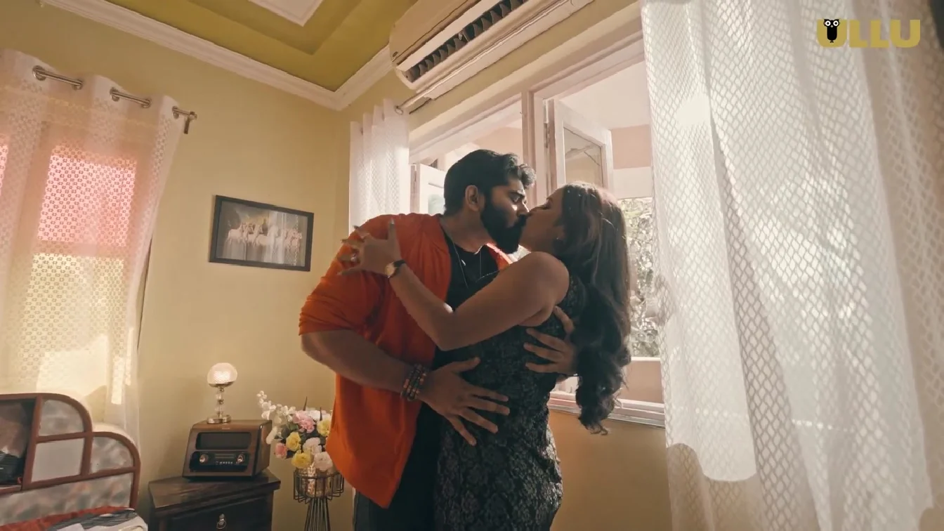 Tere Mere Beech Mein S01 P01 (E01-03) ULLU